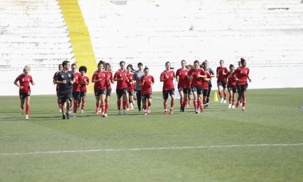 Treino da equipa feminina de futebol