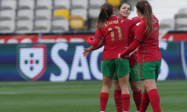 Carole Costa marcou um golo e festejou
