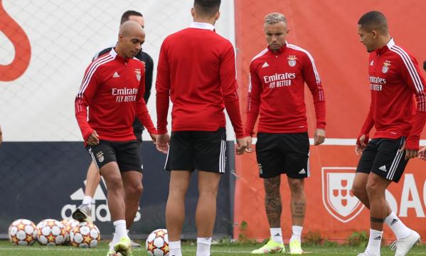 Treino matinal no Benfica Campus