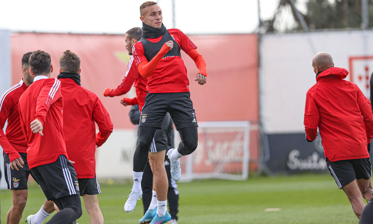 Benfica Campus: treino do plantel do Benfica na véspera do jogo com o Liverpool na 1.ª mão dos quartos de final da Liga dos Campeões
