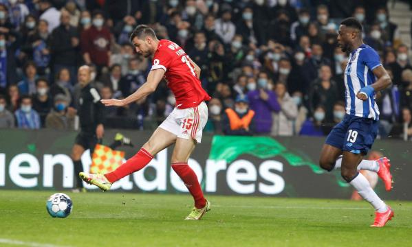 Yaremchuk fez o golo do Benfica no cl&#225;ssico