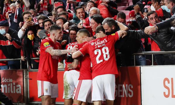 Festejos dos jogadores com os adeptos na Catedral