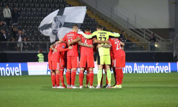 Uni&#227;o da equipa do Benfica no jogo com o V. Guimar&#227;es