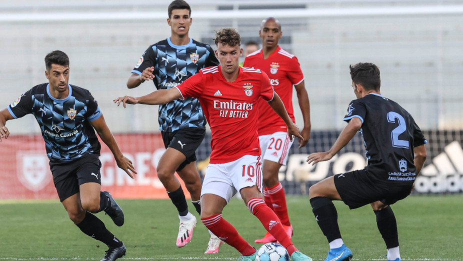 Benfica vence Almería e mostra bons sinais em ambas as ...