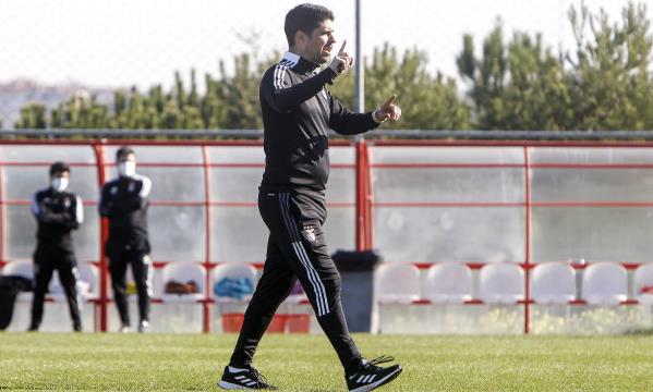 Ant&#243;nio Oliveira