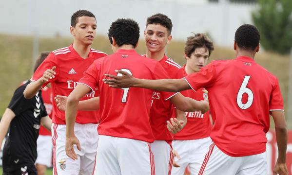 Festejos da equipa de Iniciados do Benfica