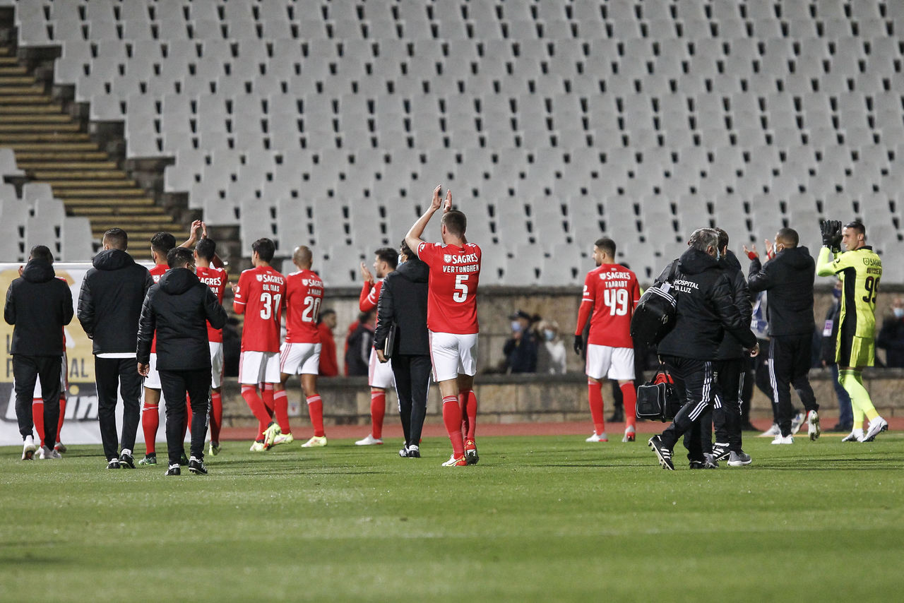 Equipa do Benfica agradece a presença dos adeptos