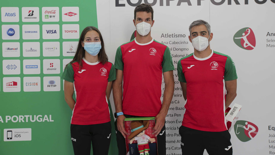 Partida dos atletas do Benfica