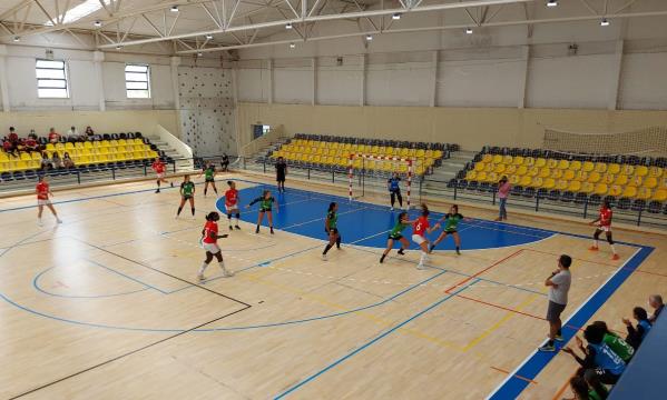Andebol feminino em ação
