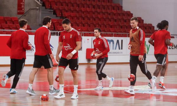Equipa do Benfica no treino
