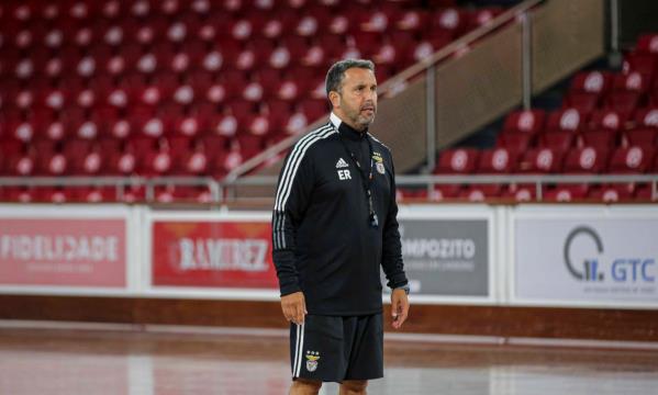 Treinador Eug&#233;nio Rodrigues