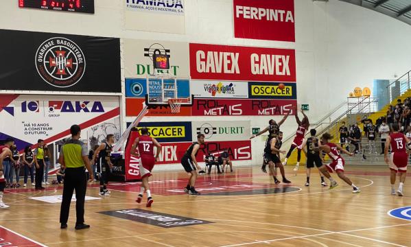 Ovarense-Benfica