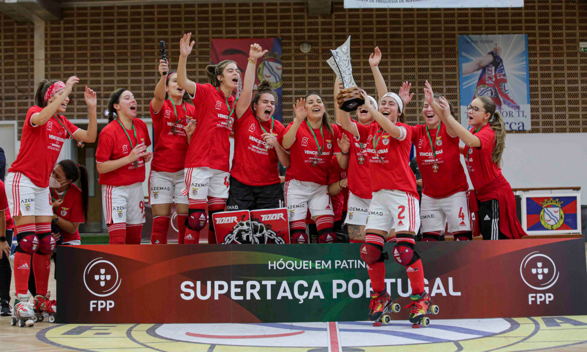 Equipa ergue a Supertaça