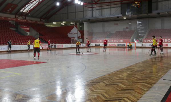 Treino da equipa de h&#243;quei em patins do Benfica