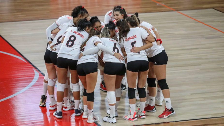 Equipa feminina de voleibol