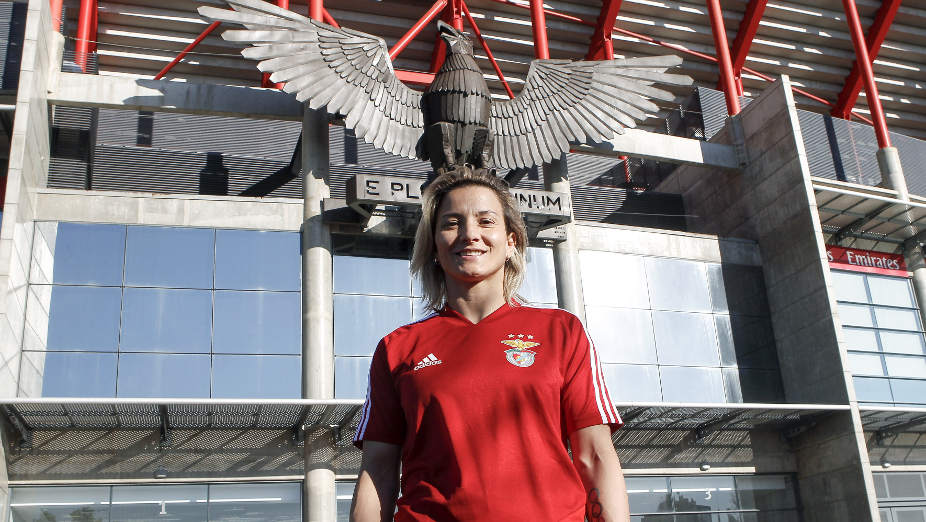 Telma Monteiro renova contrato