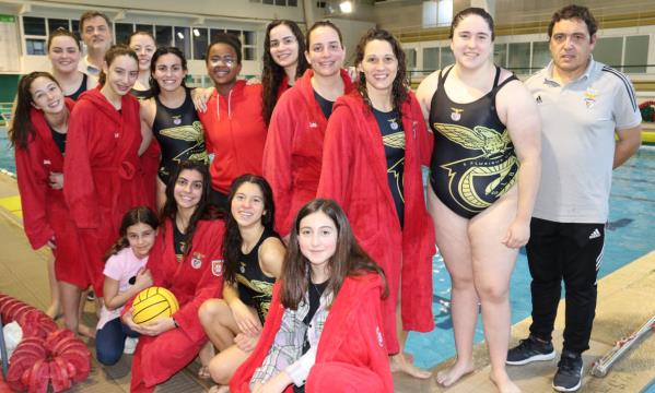 Equipa feminina de polo aqu&#225;tico do Benfica