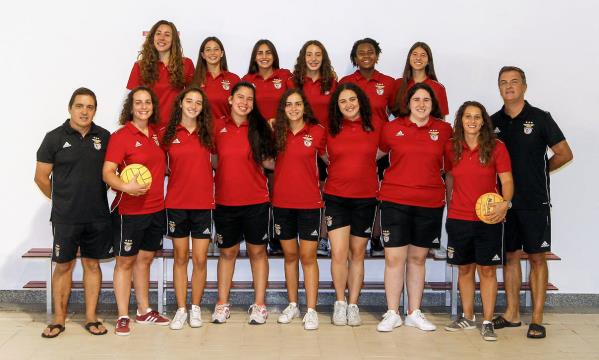 Equipa feminina de polo aqu&#225;tico do Benfica