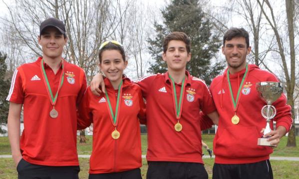 Medalhados: Jo&#227;o Menino, Lu&#237;sa Miranda, Tiago Margarido e Ant&#243;nio Barata (com a ta&#231;a)