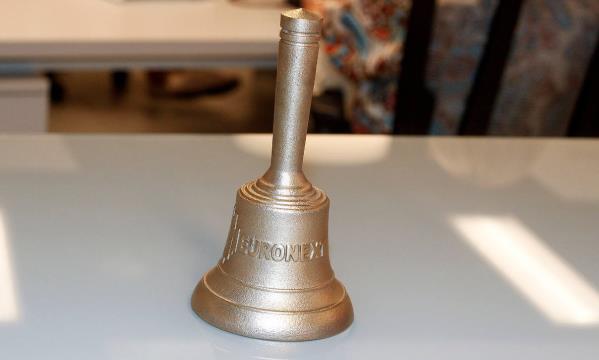Toque do sino marcar&#225; o in&#237;cio da sess&#227;o especial