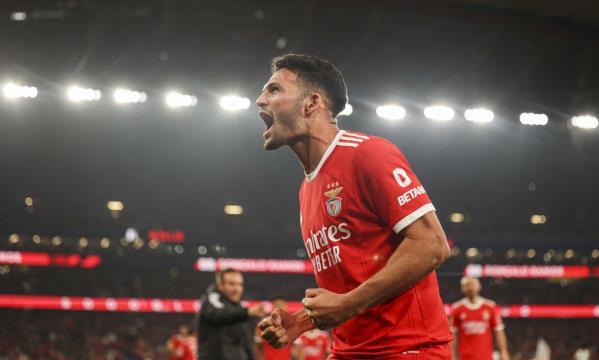 Gon&#231;alo Ramos celebrating