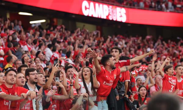 Adeptos no Est&#225;dio da Luz