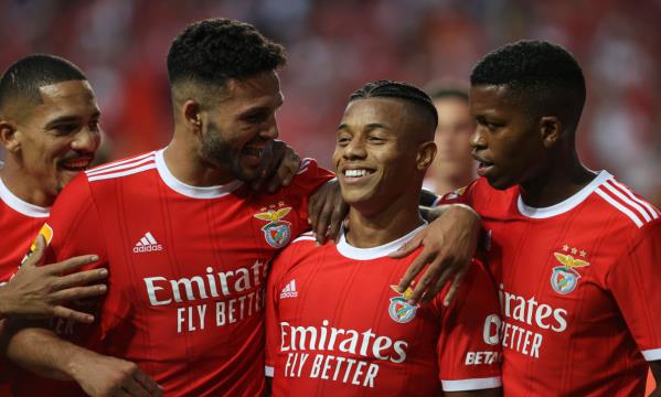 Benfica's players celebrated five goals
