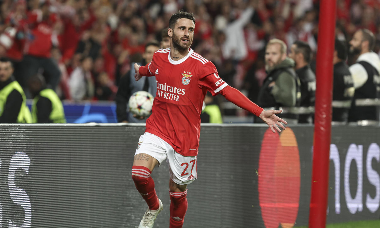 Domínio de Bola - Rafa estava em jogo por 4 cm no golo de Tengsted que deu a vitória ao Benfica.