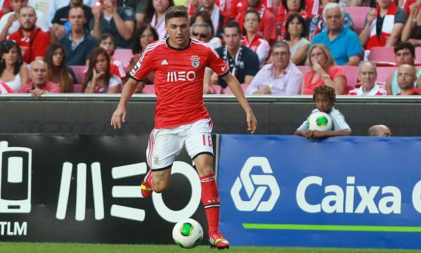 Siqueira foi campe&#227;o pelo Benfica em 2013/14