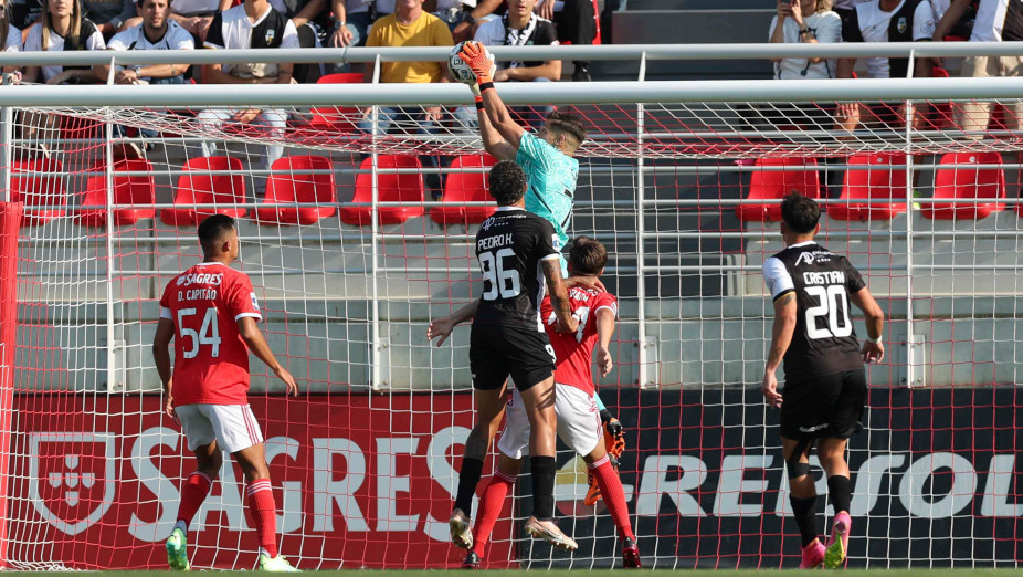 Benfica B-Farense