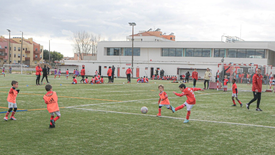 Encontro Escolas Futebol Benfica no Barreiro