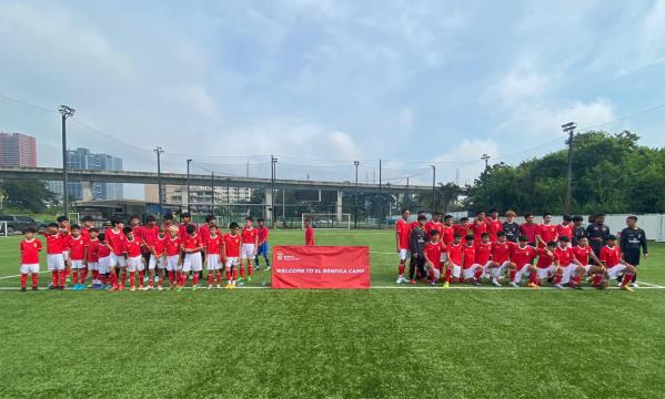 Campamento de F&#250;tbol en Tailandia