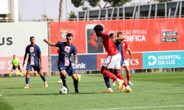 Lu&#237;s Semedo num momento de ataque do Benfica