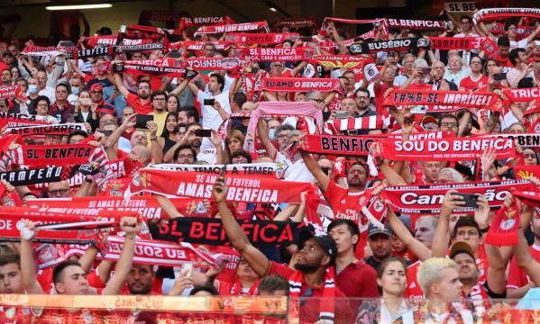 Supporters at Estádio da Luz