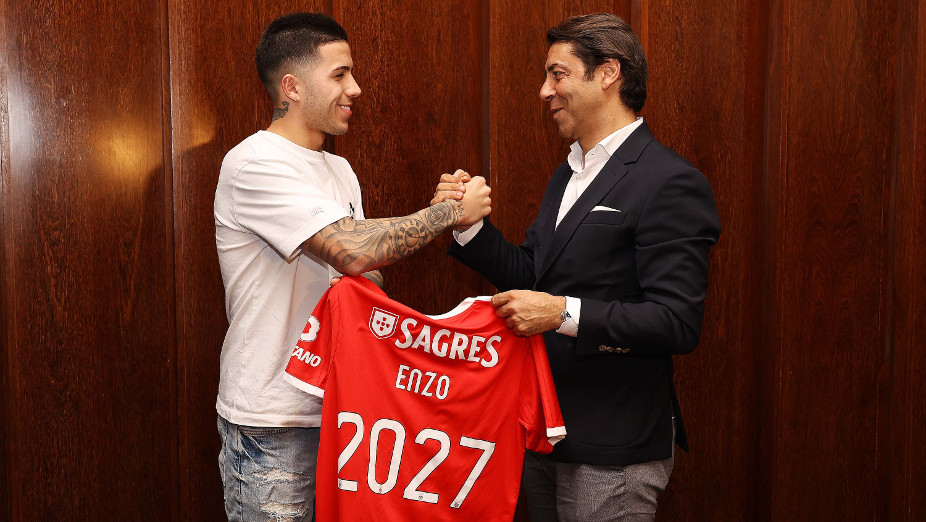 Enzo Fernández e o Presidente Rui Costa