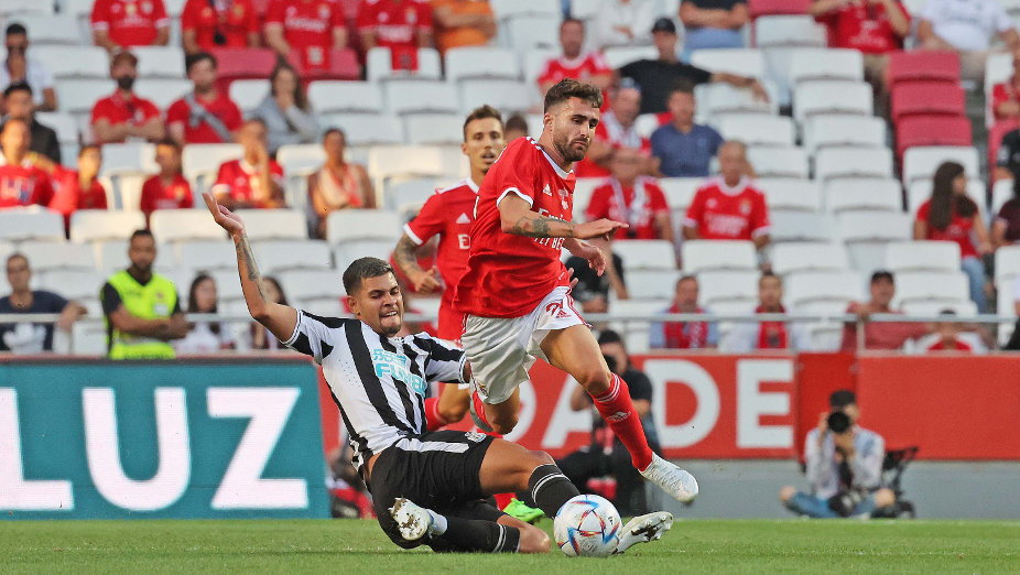 Benfica-Newcastle