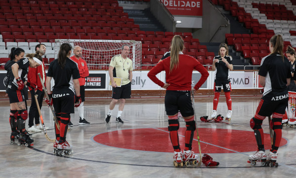H&#243;quei em patins feminino