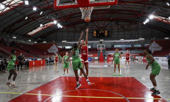 Courtney Warley a inscrit 19 points