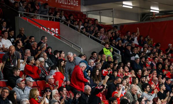 Adeptos do Benfica no Pavilh&#227;o Fidelidade