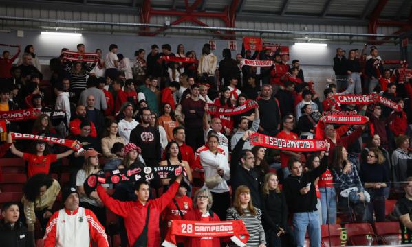 Adeptos do Benfica no Pavilh&#227;o n.&#186; 2 da Luz