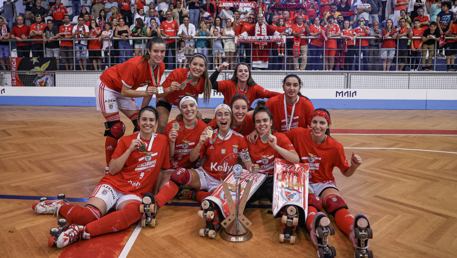 Foto de grupo das campeãs