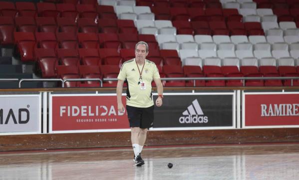 O treinador Paulo Almeida
