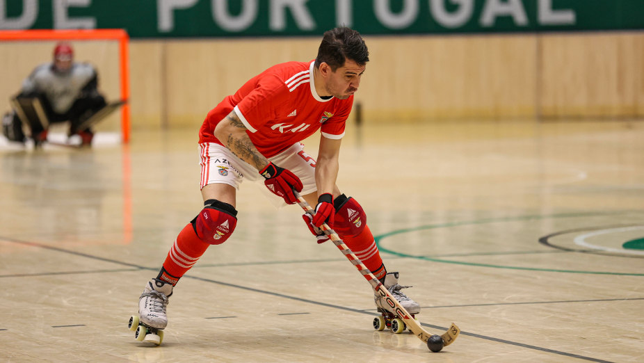 Carlos Nicolía