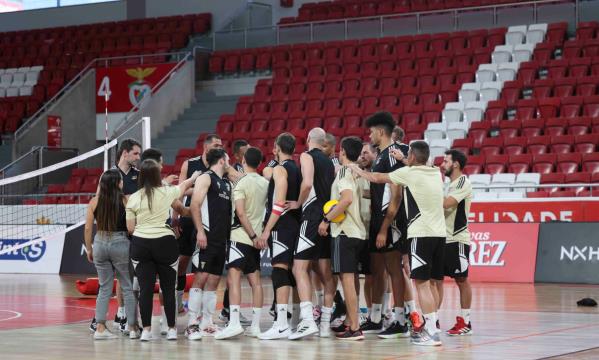 Equipa do Benfica no treino