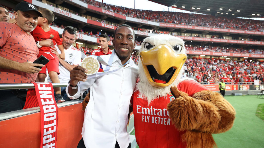 Pedro Pichardo no relvado do Estádio da Luz