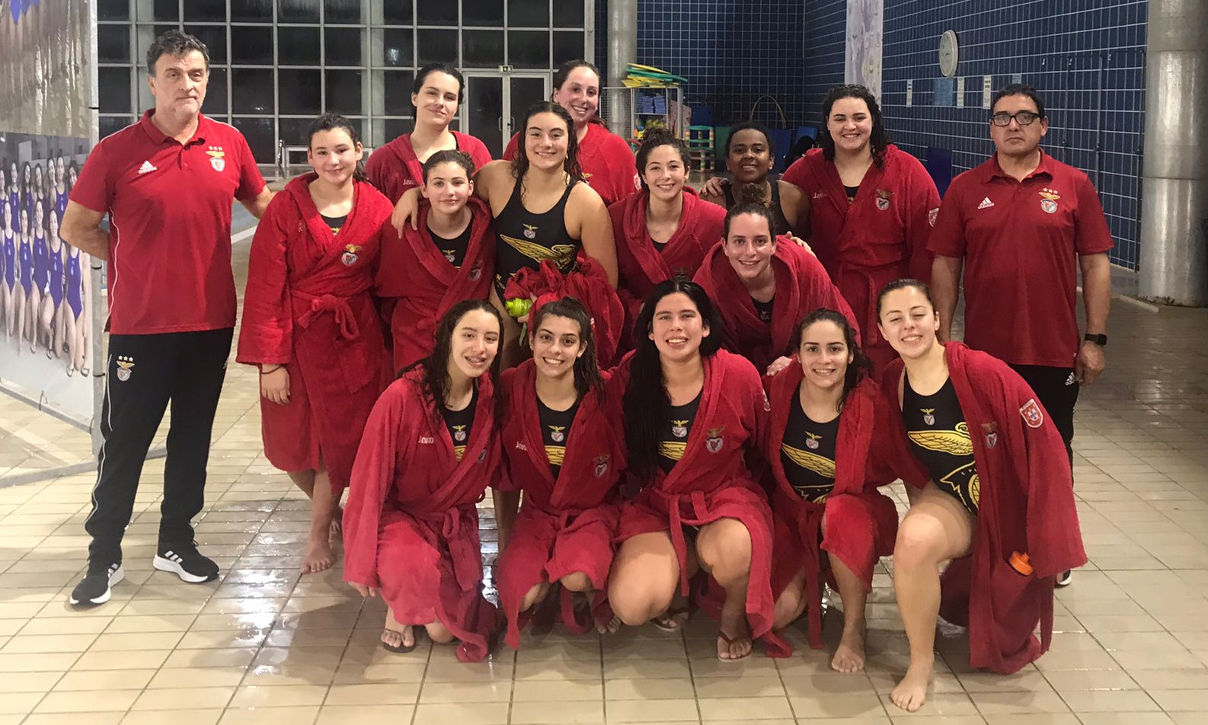 Equipa feminina de polo aquático do Benfica