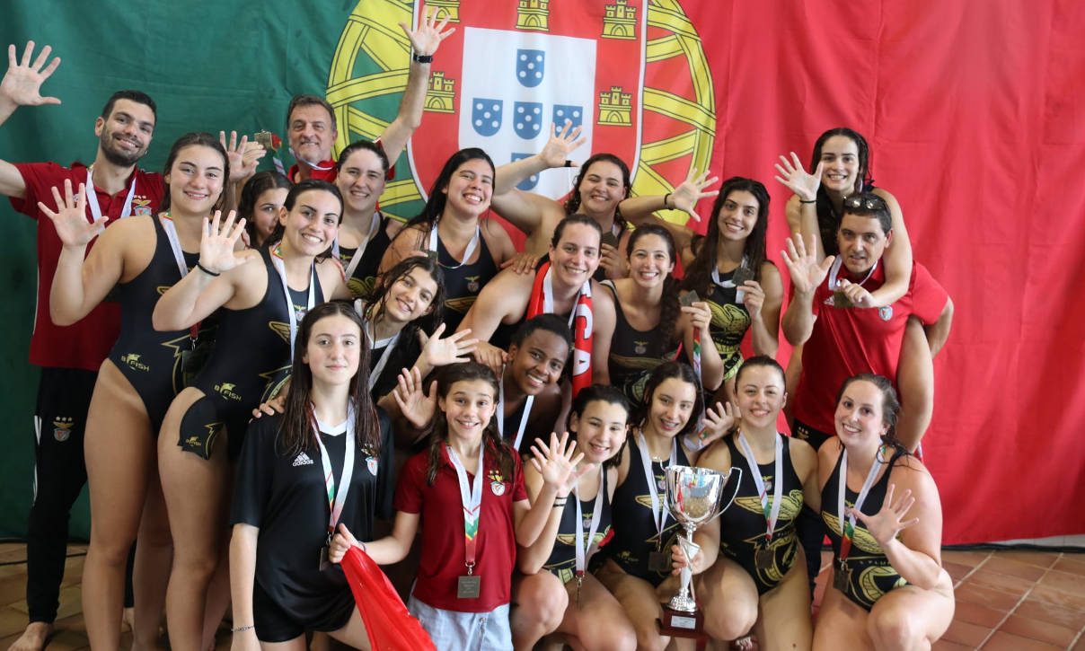 Equipa feminina de polo aquático do Benfica
