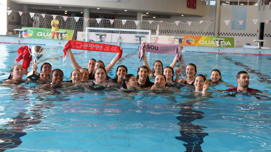 Equipa feminina de polo aquático do Benfica