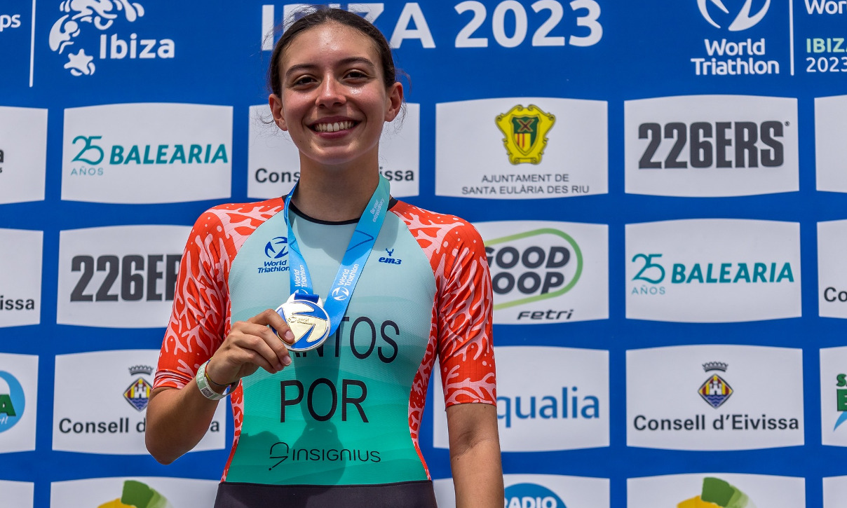 Catarina Santos com a medalha de Ouro