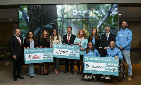 Cerimónia de entrega dos donativos, no Hospital da Luz